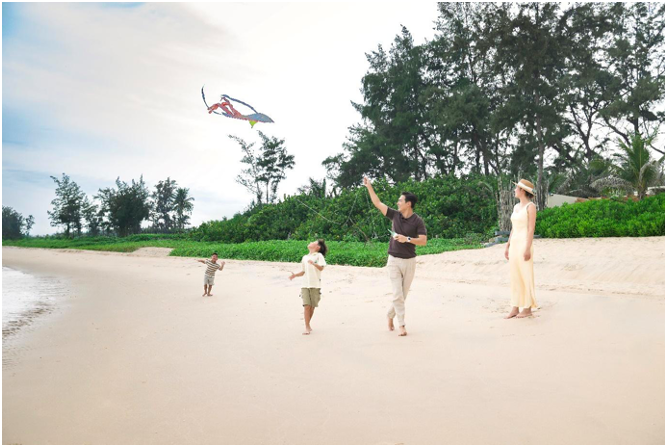 Chúng Huyền Thanh và hành trình 4 mùa cảm xúc cùng gia đình tại chuỗi resort thuộc Radisson Hotel Group