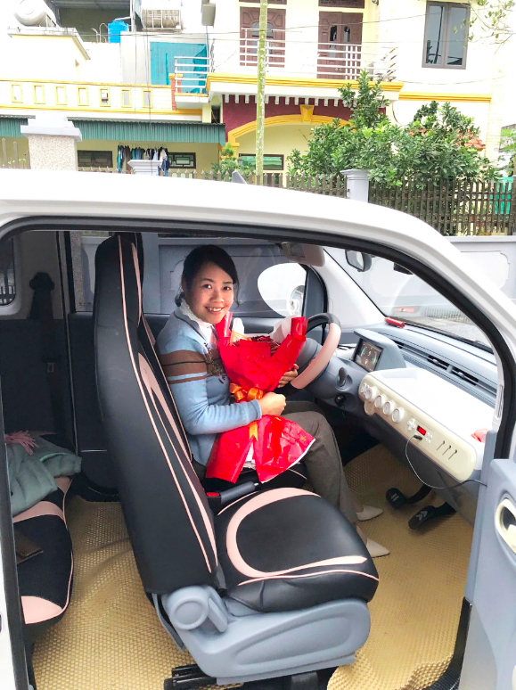 Nữ giáo viên 36 tuổi thấy ‘xứng đáng’ khi đổi sang xe điện Bestune Xiaoma