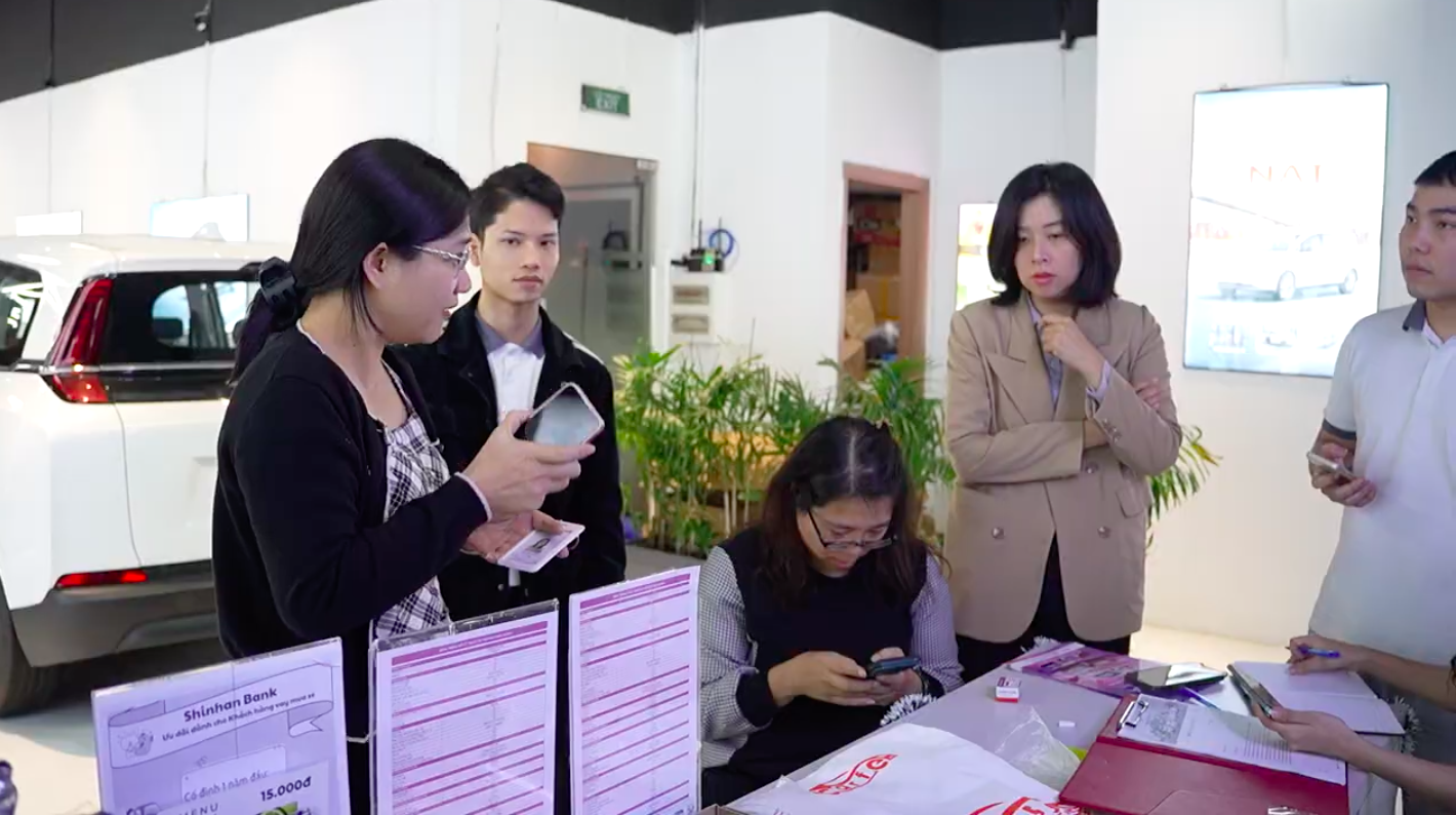 Người Hà Nội Lái Thử Bestune Xiaoma: Chiếc Xe Điện Nhỏ Gọn Đang “Hợp Thời” di chuyển dễ dàng trong phố nhỏ.