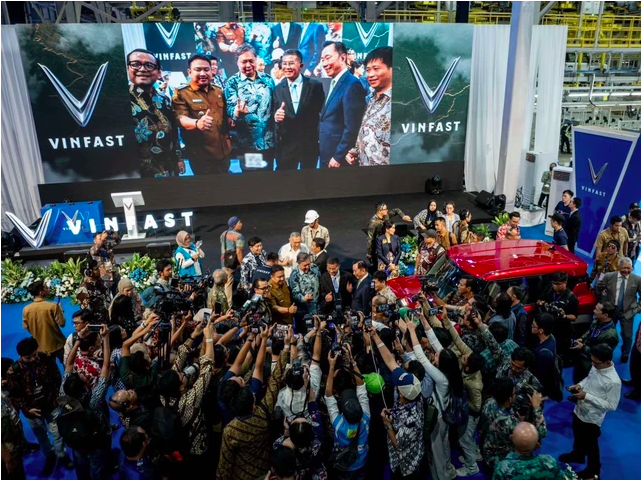 Quá nhanh: VinFast khánh thành nhà máy xe điện thứ 4 vốn 1 tỷ USD tại Xứ sở vạn đảo